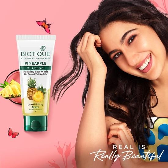 Biotique Pineapple Oil Control Foaming Face Wash | Hydrates Dry Skin | 100% Botanical Extracts | Suitable for All Skin Types | 150ml
