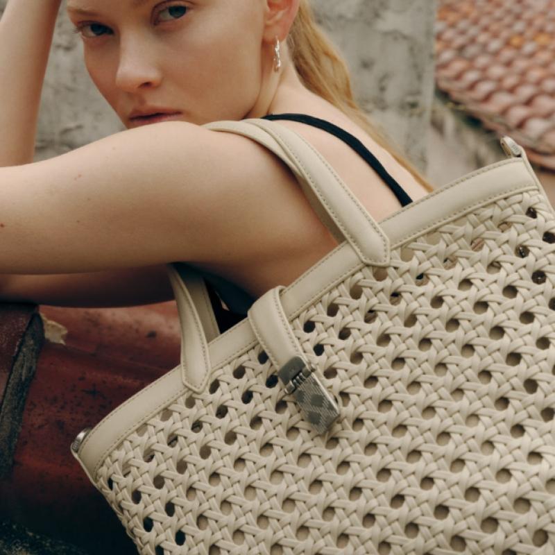 Daks Ivory Mesh Twisted Detail Point Tote Bag Dcba6e189iv