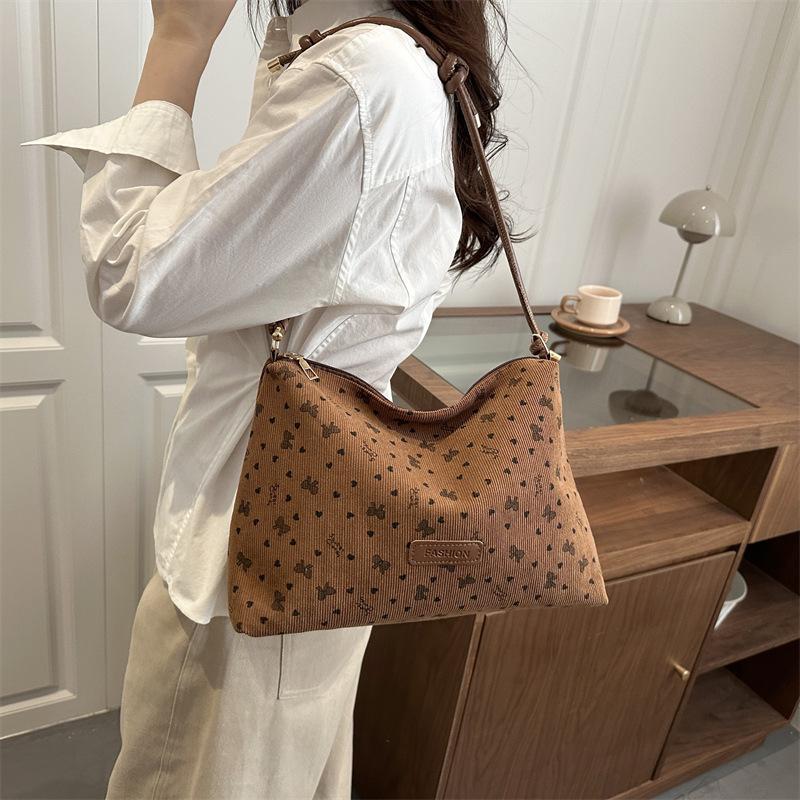 Large Capacity Simple Shoulder Bag for Women Trendy Crossbody Bag Fashiable and Versatile Commuting Tote Bag Simple Design