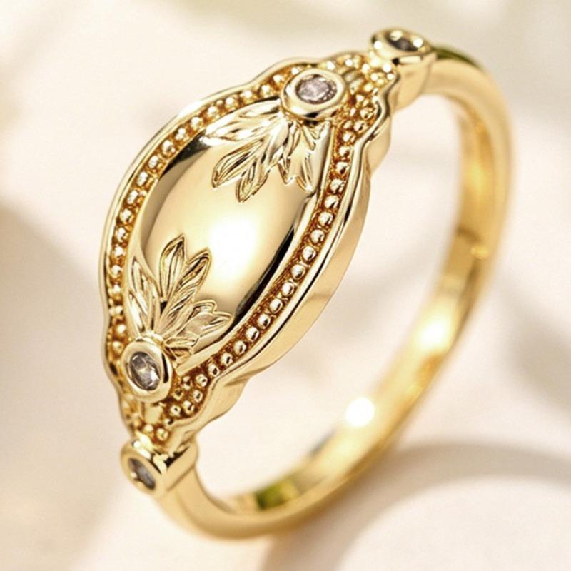Vintage Gold Color Carved Leaf Pattern Inlaid with White Synthetic Zircon Ring Women's Banquet Party Jewelry Accessories Gift