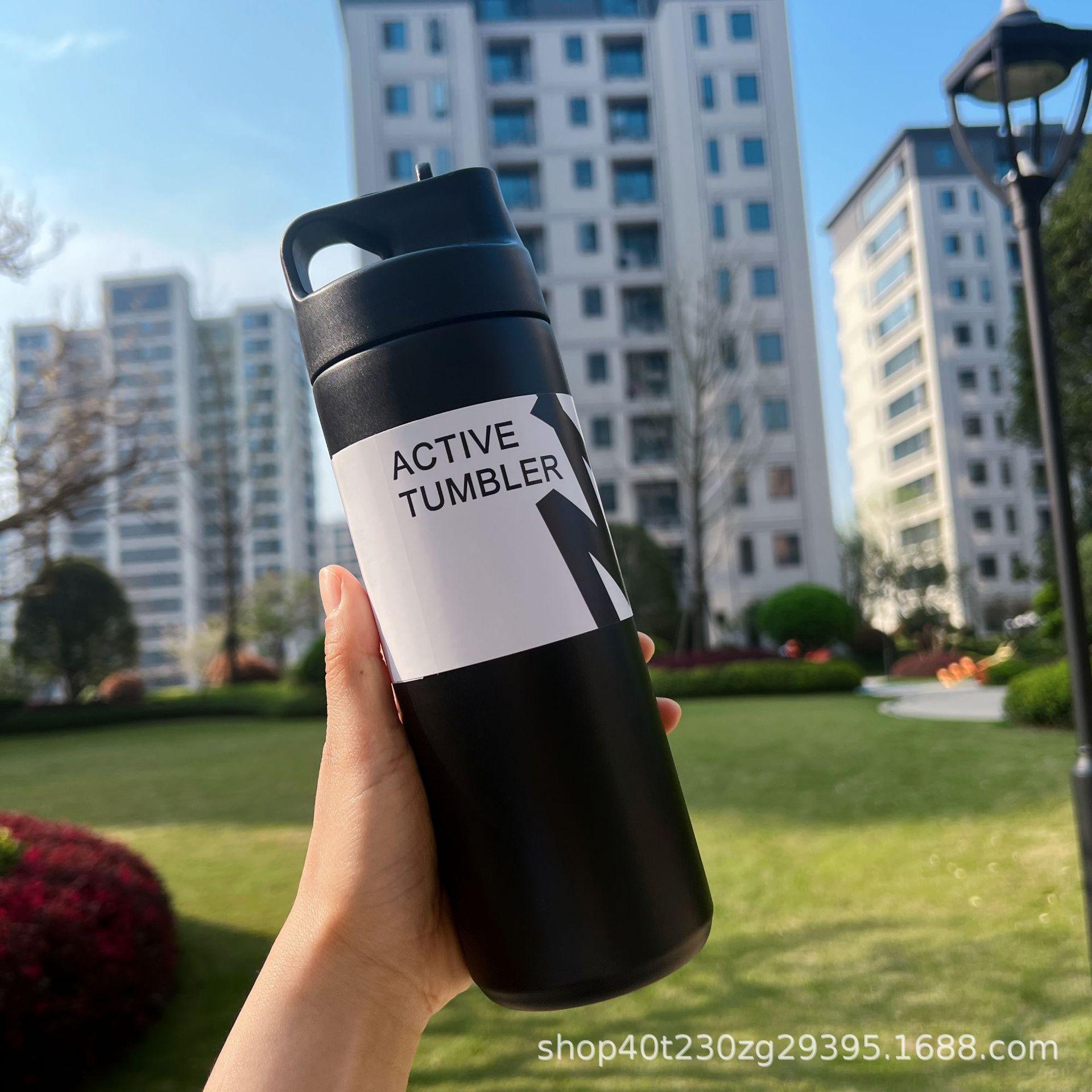 

Outdoor best-selling hot drink thermos, insulated travel cup, flip straw water bottle, button press, stainless steel coffee cup чёрный