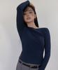 Lisjiseoul Slit Boat Neck Built-In Cap Line Correction Long Sleeve T-Shirt