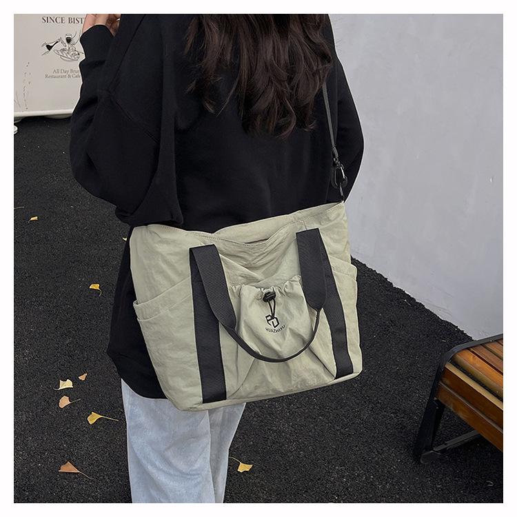 Vielseitige Damen-Schultertasche aus Nylon - Tragetasche mit großem Fassungsvermögen für Freizeit oder Kurztrips