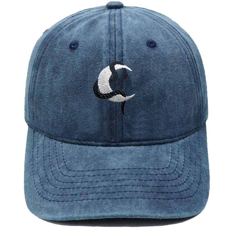 Snake wrap moon embroidery baseball cap washed retro dad hat personality hip hop men's and women's casual hat tide