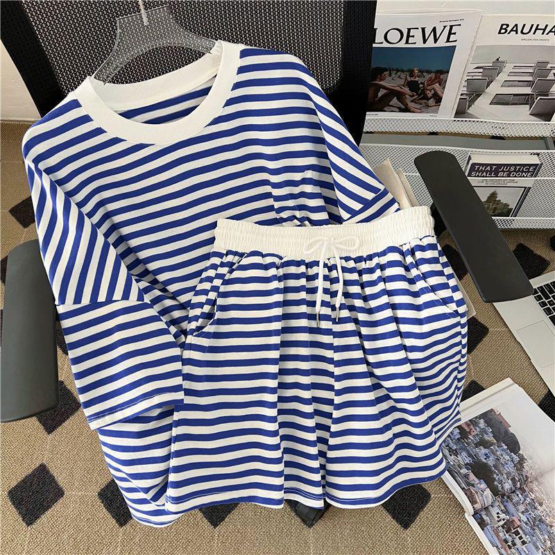 Green Striped Plus Size Women's Summer Two-Piece Set: Short Sleeve T-shirt & Shorts