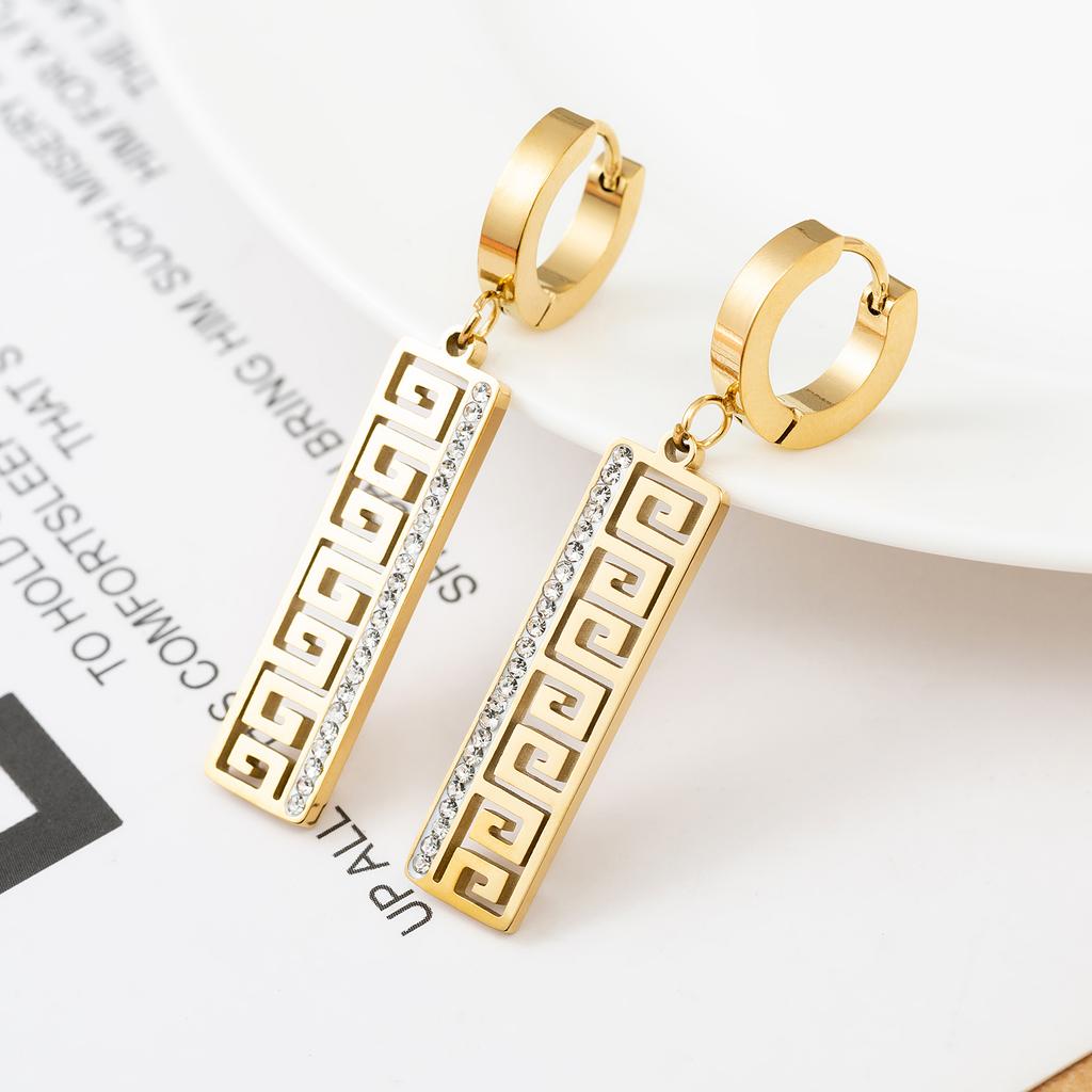 Hollow rectangular women's clip earrings, stainless steel plated with 18K gold, personalized pendant earrings