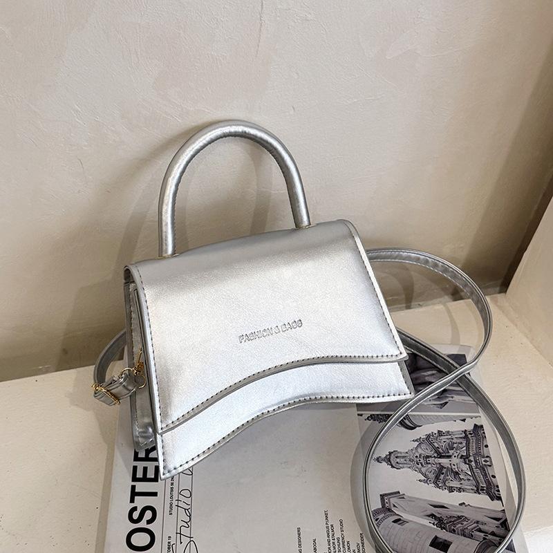 Korean version of foreign style retro ins style trend small square bag women's simple fashion solid color casual light luxury messenger bag