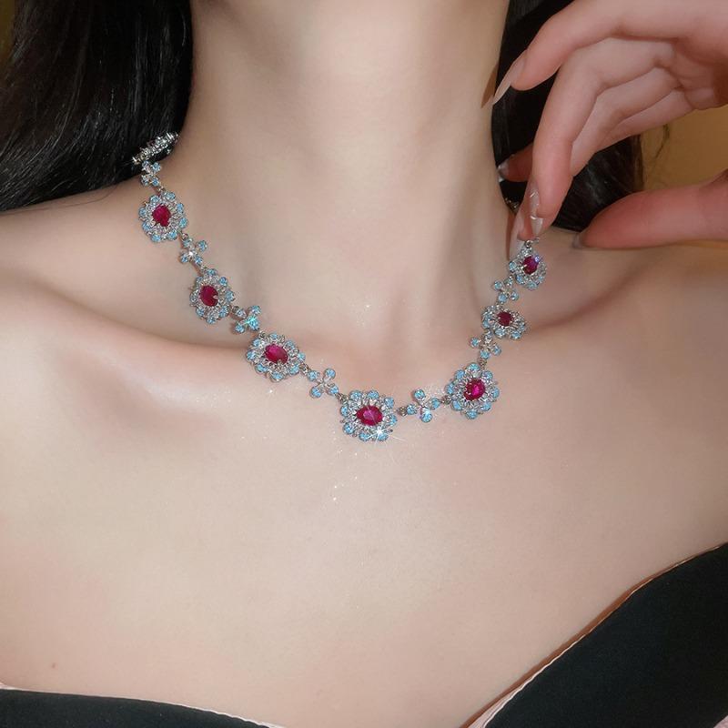 Luxury Banquet Court Style Zircon Flower Necklace Bracelet Earrings Retro Jewelry Set Light Luxury Jewelry Women
