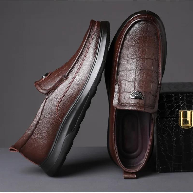 FashionFashion Leather Slip-on Platform Men's Loafers Spring Autumn Designer New Soft Sole Casual Business Men's Dress Shoes