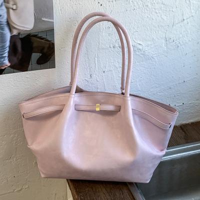 Elegant Large-capacity Handbag for Carrying Around, A Casual Single-shoulder Bag with An Underarm Strap.