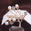 Spilla Corona di Perle e Strass di Cristallo Coreano - Spilla Versatile per Sciarpe da Donna con Spedizione Gratuita