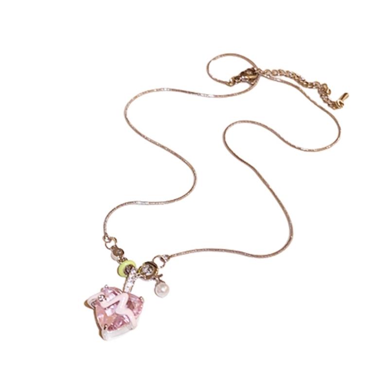 Stylish Love Heart Necklace Sparkling Zircon Pendant Necklace Trendy Pink Heart Necklace Alloy Material for Party Daily 1