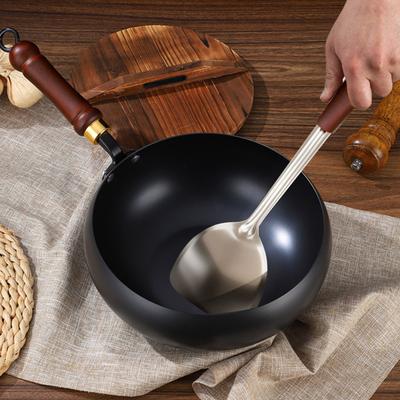 Traditional Forged Iron Wok with Wooden Lid Non-Stick Uncoated Iron Pan Japanese Cookware for Gas Induction & Electric Stoves
