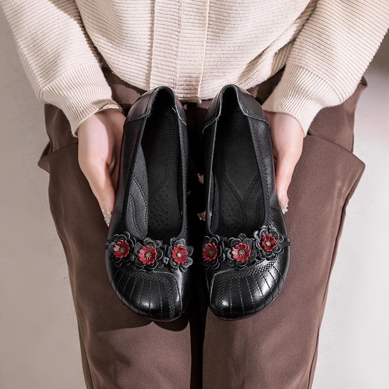 Leather mother shoes beef tendon flat heel shallow mouth round head medium and old flower dancing single shoes women