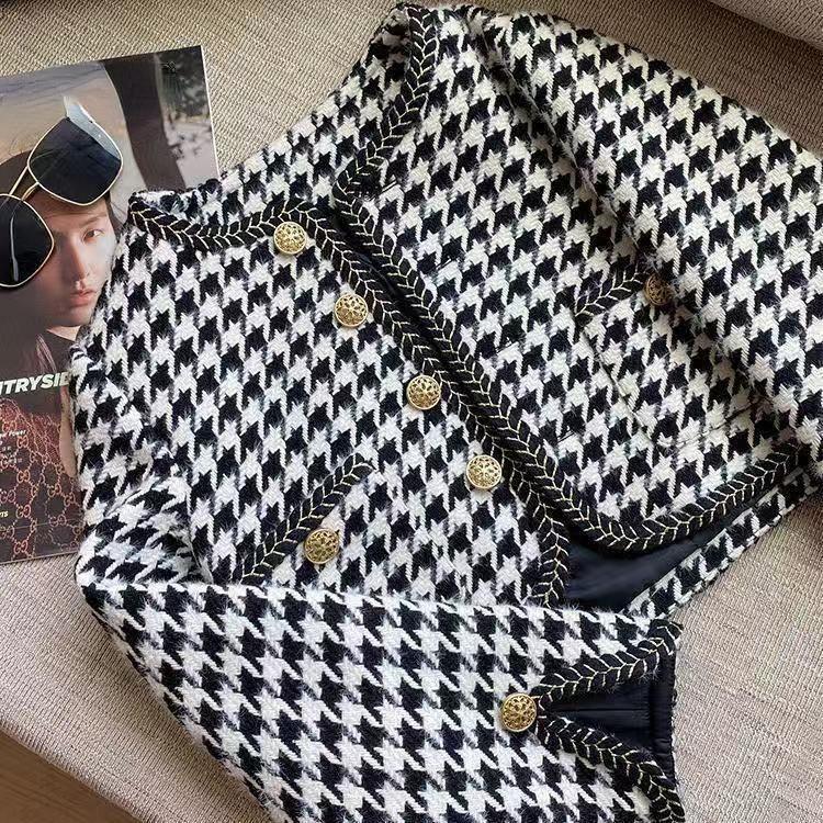 Elegantní a stylový krátký svetrový vlněný kabát s kostkovaným vzorem na jaro a podzim