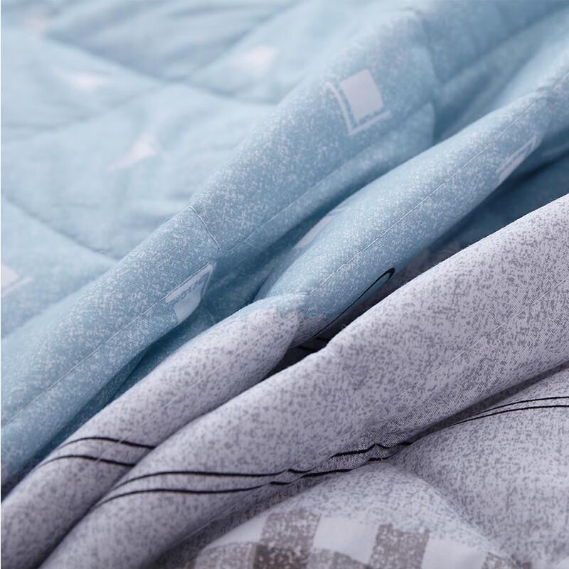 

FIRS Fashionable All-Season Quilt