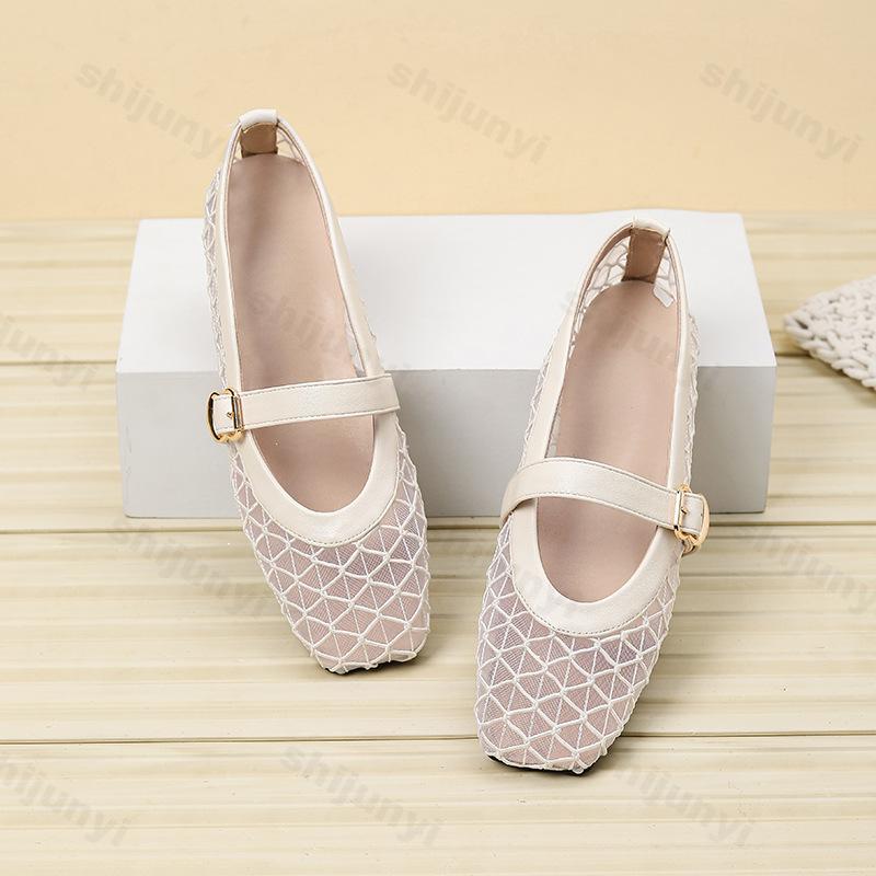 Fashion Niche Mesh Ballet Style Women's Shoes Spring 2025 New Style Breathable Hollow Retro Flat Sole Sandals Elegant Fishing Net Shoes
