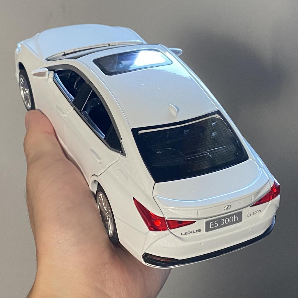 PHL1 1:24 Lexus ES300H Classic Sedan Alloy Metal Diecast Model Car Sound & Light Pull Back High Simulation Decoration Ornaments Boy