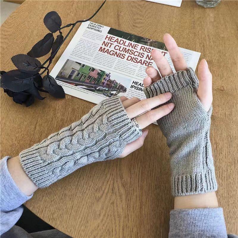 New Style Women Female Girl Mittens Knitted Arm Half Finger Warm Winter Mittens Soft Warm Mitten Women Guante for Write