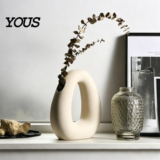 Sophisticated Home Vase Dried Flower Ceramic Vase, Matte Geometric with Hollow Curved Minimalist Decorative Table Design, Modern Tabletop Decor