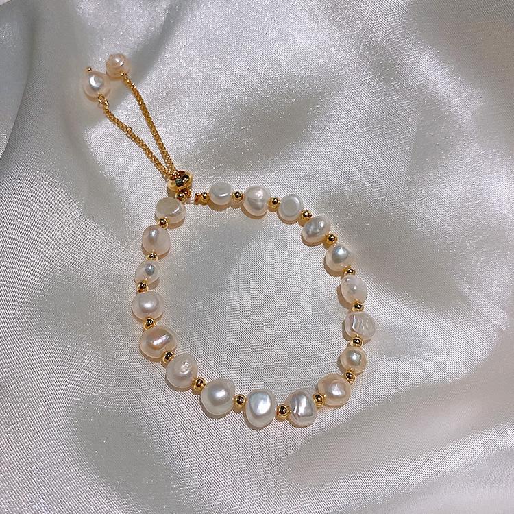 2024 Trendy Freshwater Pearl Bracelet: Simple, Elegant European & American Style Jewelry