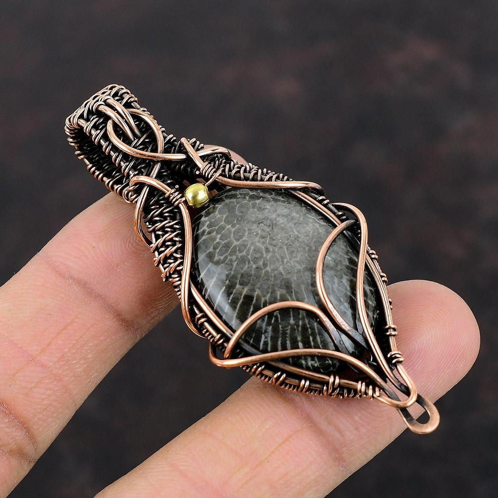 Pendentif Corail Raie Manta Pendentif Enveloppé de Fil de Cuivre Pendentif Fait Main Beau Pendentif Bijou en Cuivre Pour Cadeau Bijoux en Pierres Précieuses Enveloppés de Fil