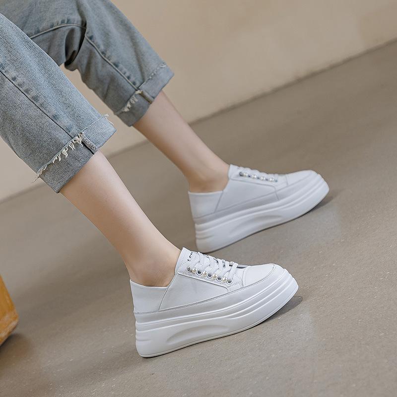 Thick-soled Little White Shoes for Women's 2025 Spring New Models, One Pedal Inner Height Increase, Shallow Mouth Soft Leather, Two Wear Lightweight B