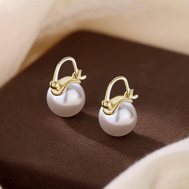 Elegant Hong Kong Style Large Pearl Ear Cuffs - Minimalist Retro Design