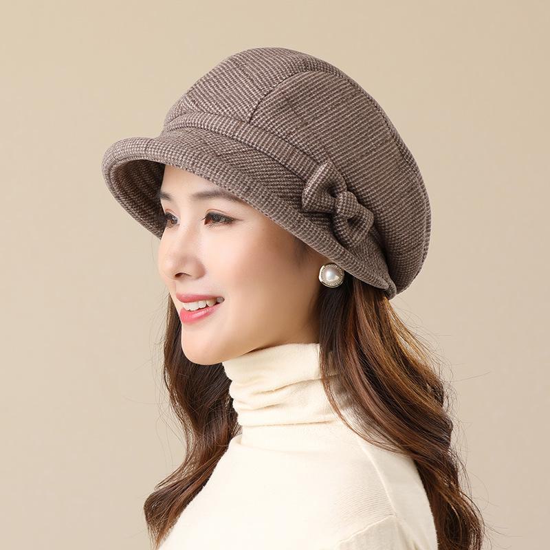 Plaid Autumn & Winter Women's Fisherman Hat: Stylish, Warm, & All-Match for Middle-Aged & Elderly.