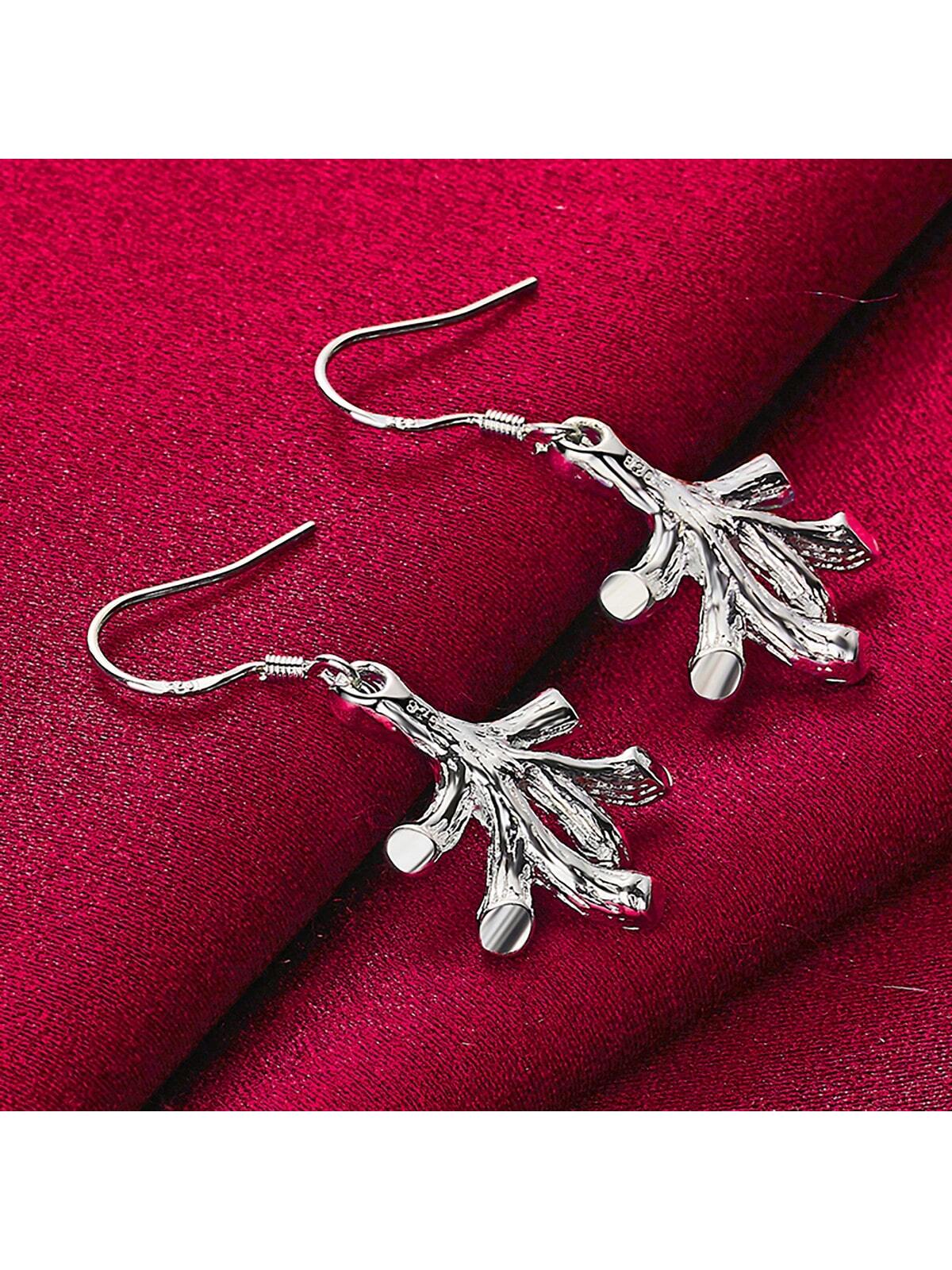 

Модные серьги-листья