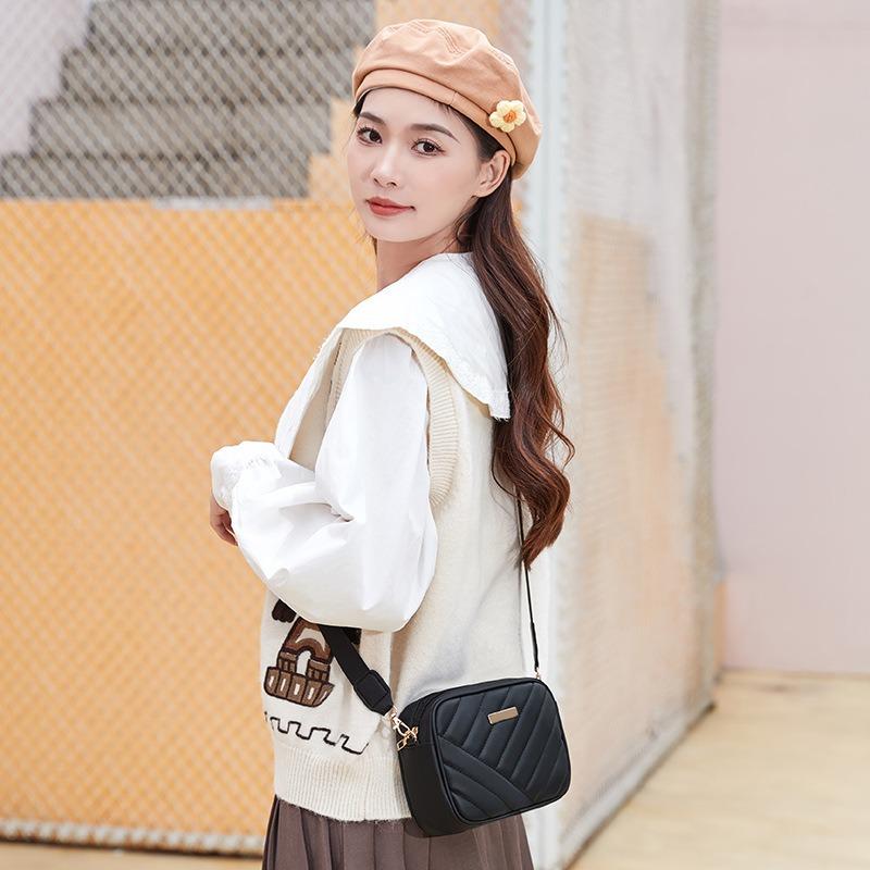New Fashion Camera Bag, Diamond Messenger Bag, Women's New Storage Bag, One Shoulder Mobile Phone Bag.