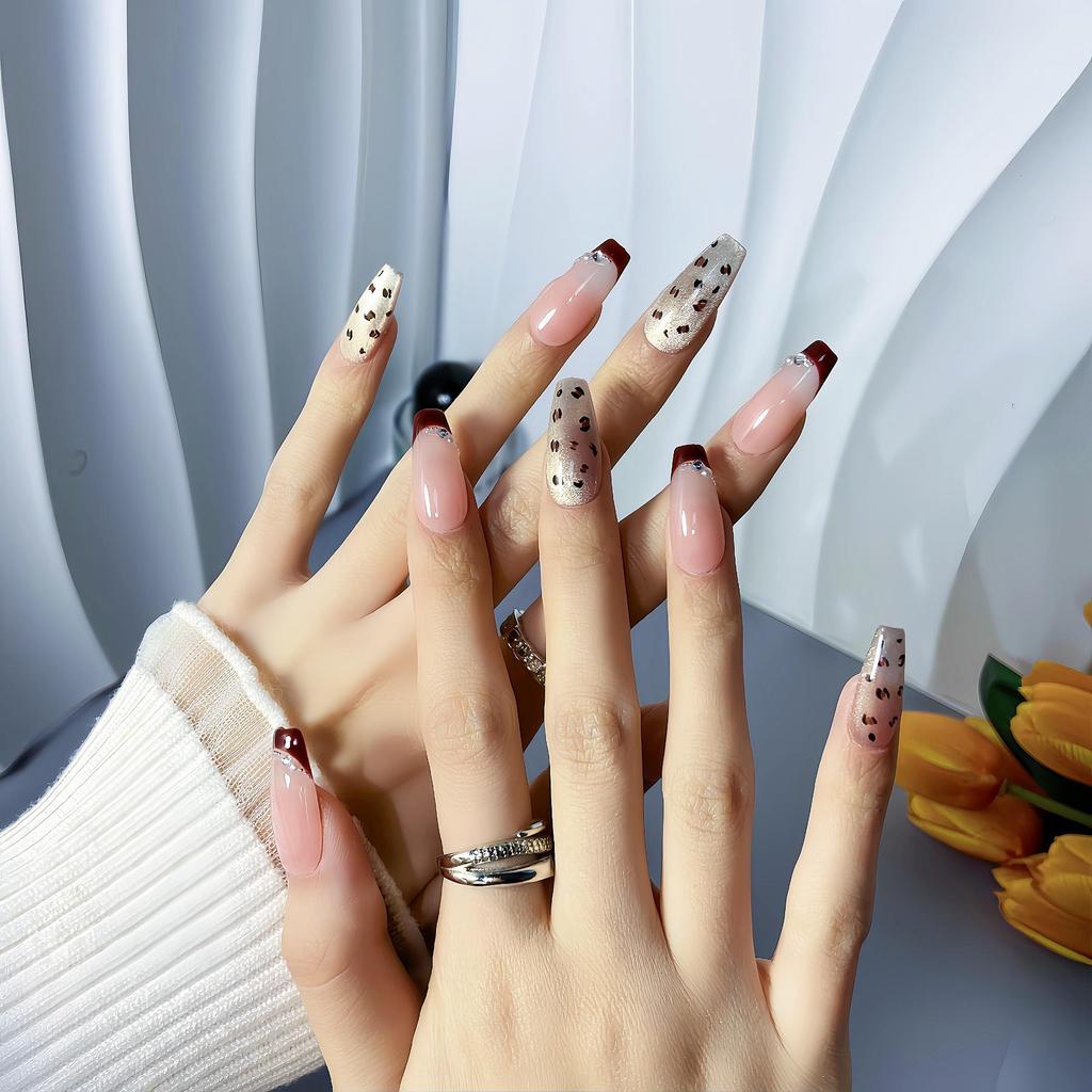 Trendy Handmade Rhinestone Leopard Print Nails - Autumn/Winter Brightening, High-End Style