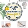 2D Flat Aluminum Sign Featuring An Italian Home Motto Design, Measuring 7.87 X 7.87 Inches. Perfect for Home Decor, Bedroom Decor, Gyms, Bars