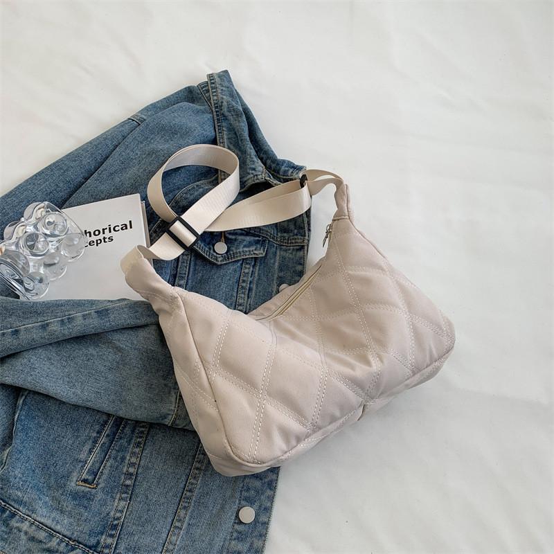Stylish Urban Minimalist Canvas Shoulder Bag For Women Fall Winter 2023 Trendy Quilted Box Bag
