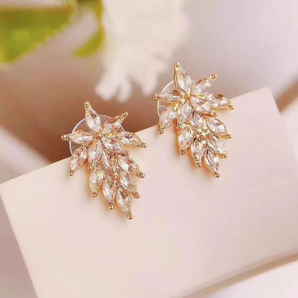 Exquisite Luxury Geometry Full of Zircons Shining Leaves Shape Stud Earring for Women Korea Temperament Jewelry Accessory Gifts