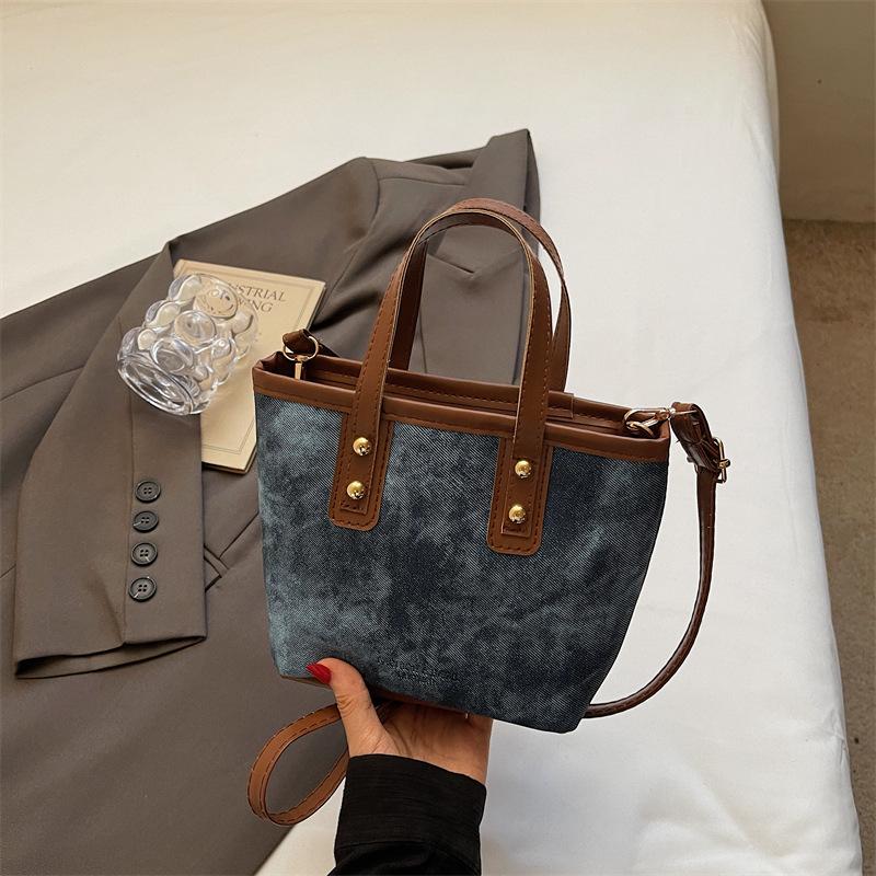 

Small, fresh, fashionable texture, casual and large-capacity color matching, new portable shoulder messenger bag, bag for women синій