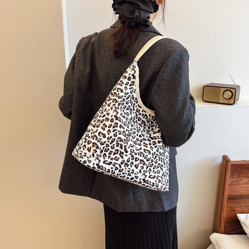 Versatile Large Capacity Canvas Tote Bag Fashionable Crossbody For Everyday Wear