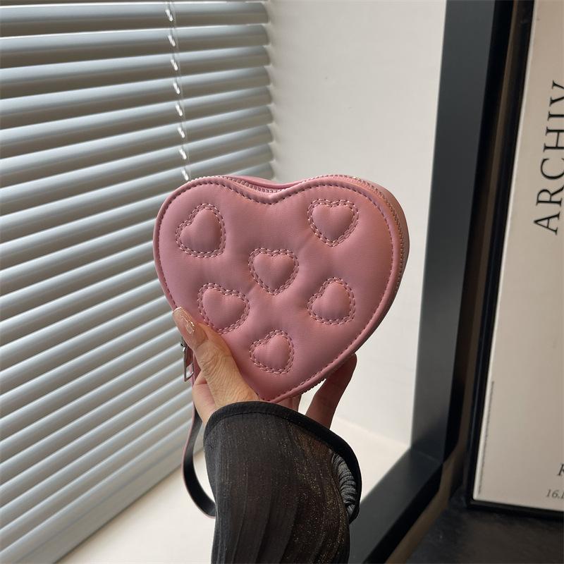 Heart-shaped fashion pleated handbag new simple temperament women's shoulder messenger bag women's