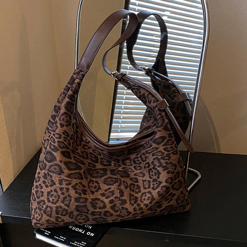 

Leopard print retro bag women s large-capacity new autumn and winter leisure single shoulder child and mother bag commuter dumpling bag