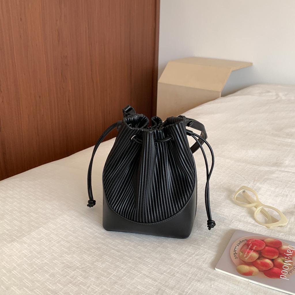 Fashion Pleated women Bucket Shoulder Bag Korean Luxury female Handbags  New PU Leather ladies Crossbody Bags bolsas