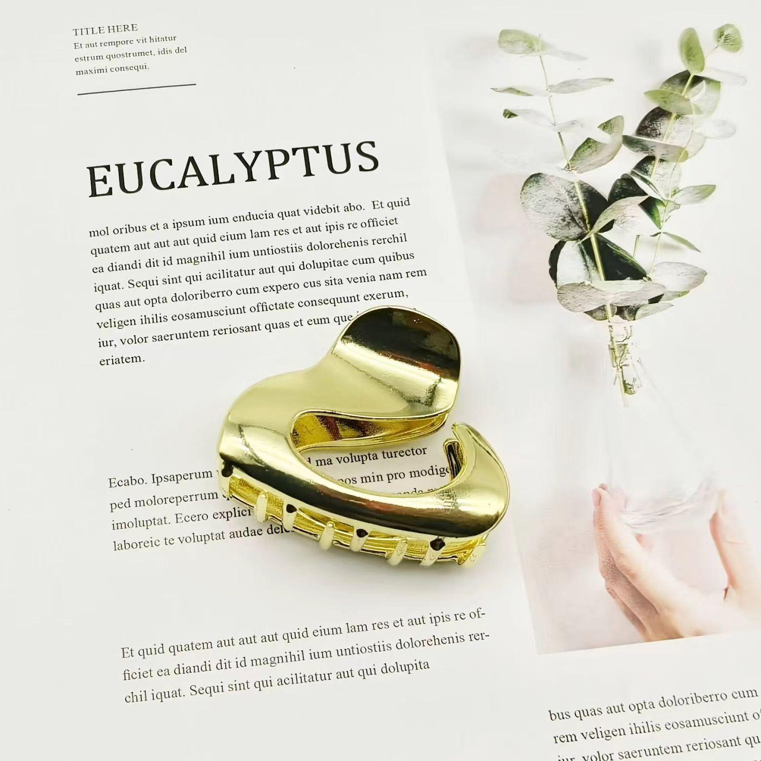 Elegant High-End Metal Hair Clip for Women - Fashionable Small Shark Clip for Hair Buns