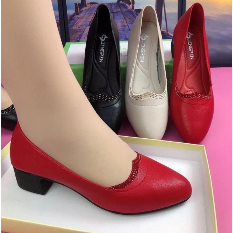 Soft Sole Comfortable Soft Leather Work Shoes Comfortable Mid-heel Four Seasons Women's Thick-heeled Non-slip Leather Shoes
