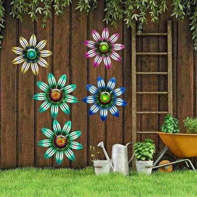 Decoração de parede de flores de metal, escultura de arte, ornamento pendurado, estética, sala de estar, jardim, pátio, decoração ao ar livre(4 cores opcionais)
