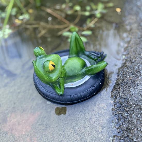Resin Frog Ornament Floating Water View Sculpture Fish Tank Frog Decoration Garden Pond Pool Ornament Outdoor Decor