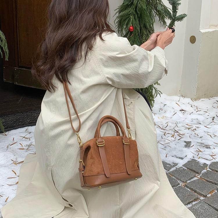 Retro brown suede handbag bag women's winter 2026 new Korean bag multi-functional messenger bag