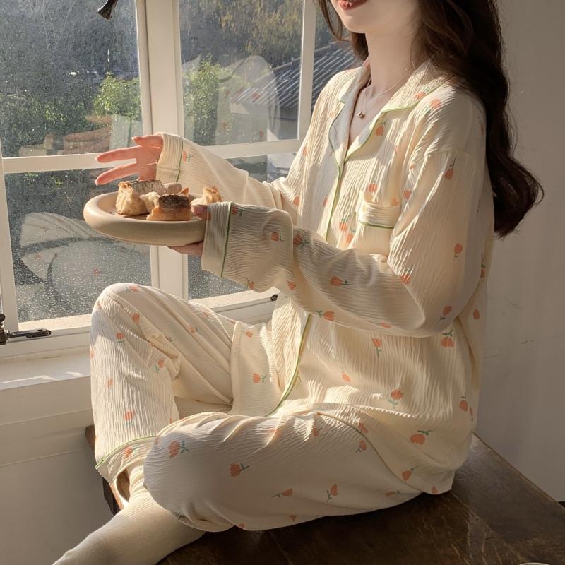 Elegant Sweet Romantic Women's Pajamas Cartoon Print Wrinkled Cloth Sleepwear New Fall Fashion Nightwear