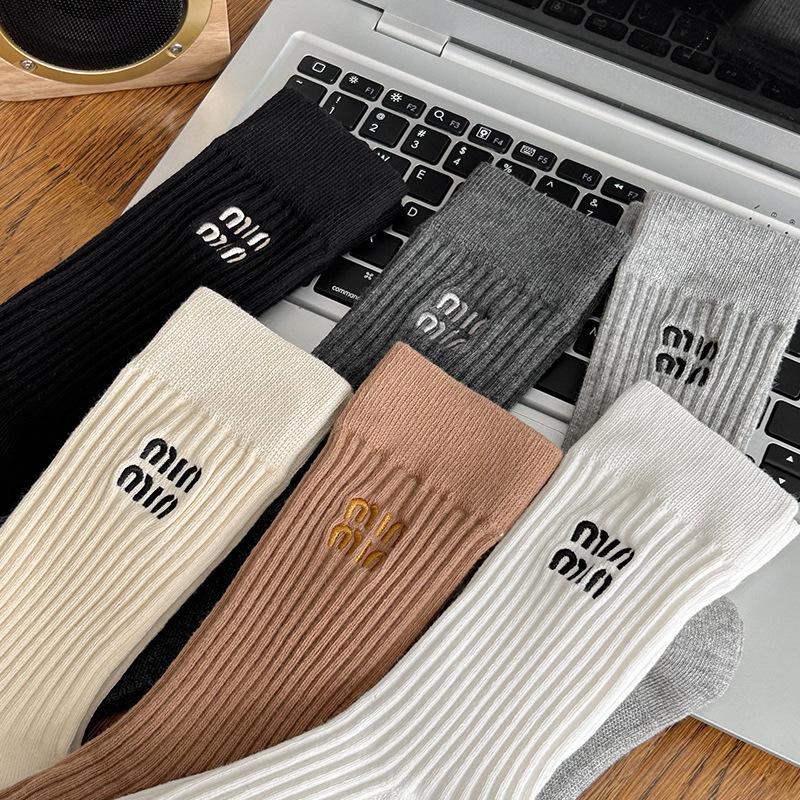 Miu Style Coffee Mid-Calf Scrunched Socks: Warm, Thickened Cotton with Embroidery for Women – Trendy Autumn/Winter Japanese Design.