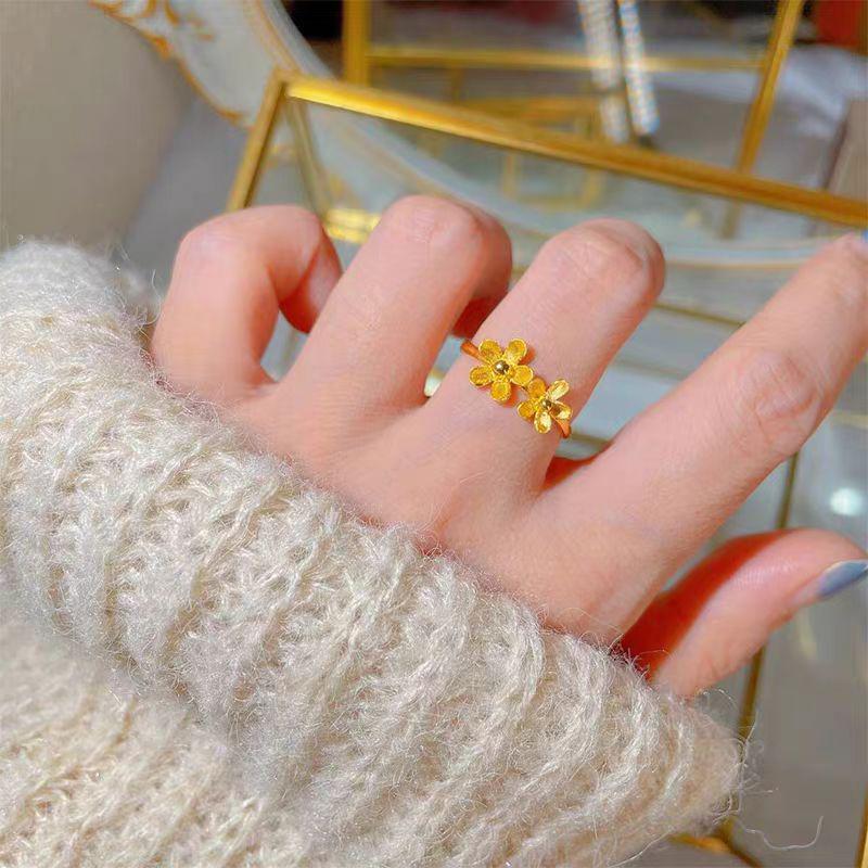 Modischer Offener Ring mit goldener Kamelienblüte für Damen