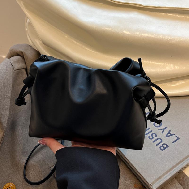 

Кожаная женская сумка простая текстура плиссированная сумка на шнурке сумка-сюрприз сумка на одно плечо через плечо женская изысканная маленькая сумка летняя универсальная чёрный