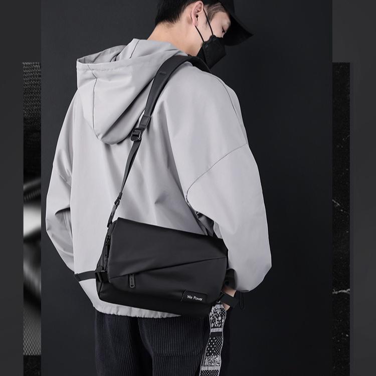 Herren Umhängetasche mit großem Fassungsvermögen, wasserabweisend, Business Crossbody Schultertasche für den Alltag & Reisen